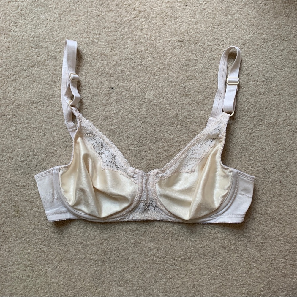 coquette vintage cream lace underwire bra